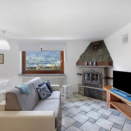 Casa Sabrina - Appartamento Blu Aosta Buitenkant foto
