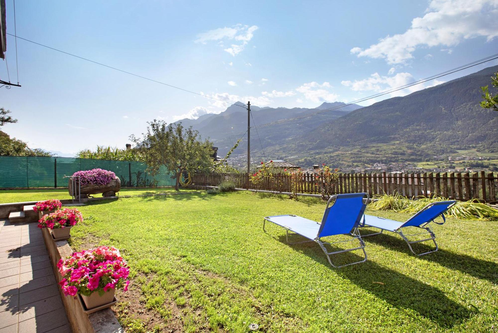 Casa Sabrina - Appartamento Blu Aosta Buitenkant foto